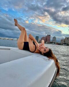 Puja Gupta Instagram - Living my own mermaid 🧜🏻‍♀️ life 🚤 🌊 Peanut Island