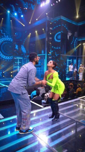 Punit Pathak Instagram - How dancers meet 🕺🏻😆

🎥 @pankajshinde21