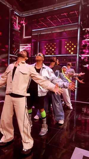Punit Pathak Instagram - Hopping onto the trend of being a Fireball 🔥  with my pro family 🕺💪🏻💃🏻💪🏻🫶🏻
Did you guys try this yet??

#godisgreat #fireball#trend#reels#fun