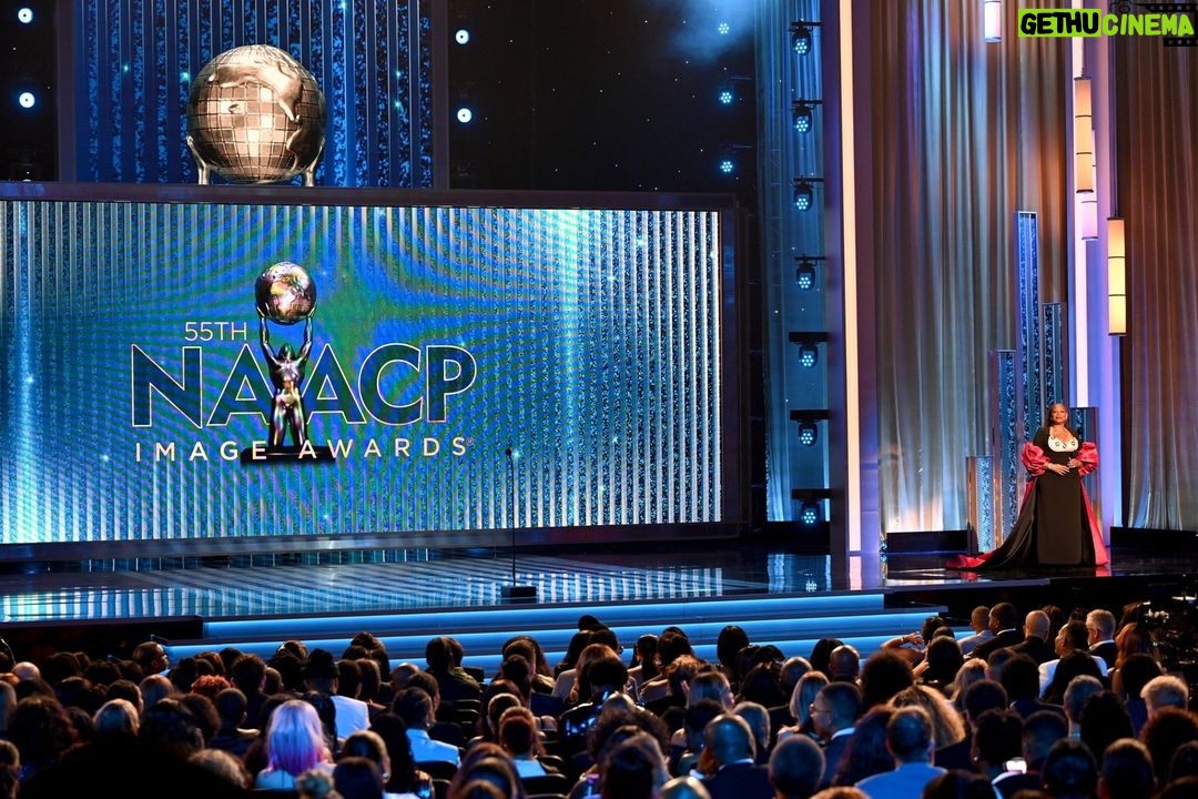 Queen Latifah Instagram - The @naacpimageawards are always a night to remember, and the 55th awards brought it! Hosted during #WomensHistoryMonth, this year was extra special. Not only was our Queen Collective director @jshawshank nominated for Outstanding Live Action Short Film for GAPS, but @QueenLatifah and P&G’s Queen Collective were recognized as this year’s "Unsung Hero" honorees. Since 2018, P&G, Queen Latifah and @flavorunitent have provided mentorship, development and production support to create more opportunities behind the camera for the next generation of multicultural women and nonbinary directors and help them bring their incredible stories to the screen. We thank partners like @BET for continuing to give visibility to excellent work and being devoted to celebrating the richness and diversity of Black creativity. And we salute #QueenCollective co-founder, cultural icon, and last week's awards host, Queen, for her commitment to creating more space for talented storytellers and for always bringing her epic style to any stage! Want to be inspired by our Queen Collective stories? Check the link in bio to stream the full library of films! #NAACPImageAwards #QueenCollective #WomensHistoryMonth