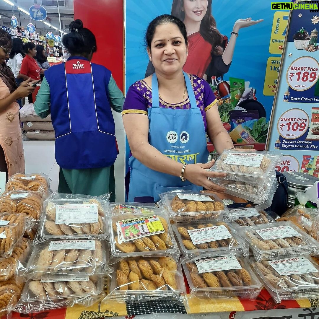 Radhika Apte Instagram - This is purely an appreciation post 🥰 She is Mrs. Sheela Choudhary and she has a stall in Reliance Mall near Mhatre Bridge, Pune. She makes the most mouthwatering Chirotes, both sweet and spicy with methi. They ACTUALLY melt in your mouth. I couldn’t have enough of them. Highly highly recommend them 🤤 She also makes other homemade products like idli chutney, chaklis, shankarpali etc. 😎 AND all her products are made in her own house with just 2 helpers. 🌟 #smallbusinessindia #supportsmallbusiness #bestfood #homemadefood #meltsinyourmouth #punefoodlovers