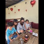 Radhika Pandit Instagram – Valentine’s lunch with my ‘forever’ Valentines ❤️🧿

#radhikapandit #nimmaRP