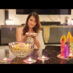 Radhika Pandit Instagram – ಬೆಳಕಿನ ಹಬ್ಬ ದೀಪಾವಳಿಯ ಶುಭಾಶಯಗಳು, ನಿಮ್ಮ ಬಾಳಿನಲ್ಲಿ ಕತ್ತಲೆ ಕಳೆದು ಬೆಳಕು ಮೂಡಲಿ ಎಂದು ಹಾರೈಸುತ್ತೇನೆ 🪔✨🧿

May light of positivity, happiness and prosperity shine bright in everyone’s lives.. 
Wishing everyone a happy and radiant Deepavali 🪔✨️🧿

#radhikapandit #nimmaRP