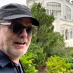 Rainn Wilson Instagram - Hello from the Bahá’í House of Worship in Wilmette, Illinois - what a powerful, radiant and moving space. Have you been?