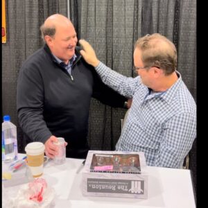 Rainn Wilson Instagram - Had some AMAZING connections at the Office Reunion convention! Was feeling sick and had laryngitis and wasn’t able to finish signing for about 487 people (so sorry!) but THE OFFICE FANS ARE THE GREATEST FANS ON EARTH! @BBBaumgartner @CreedBratton