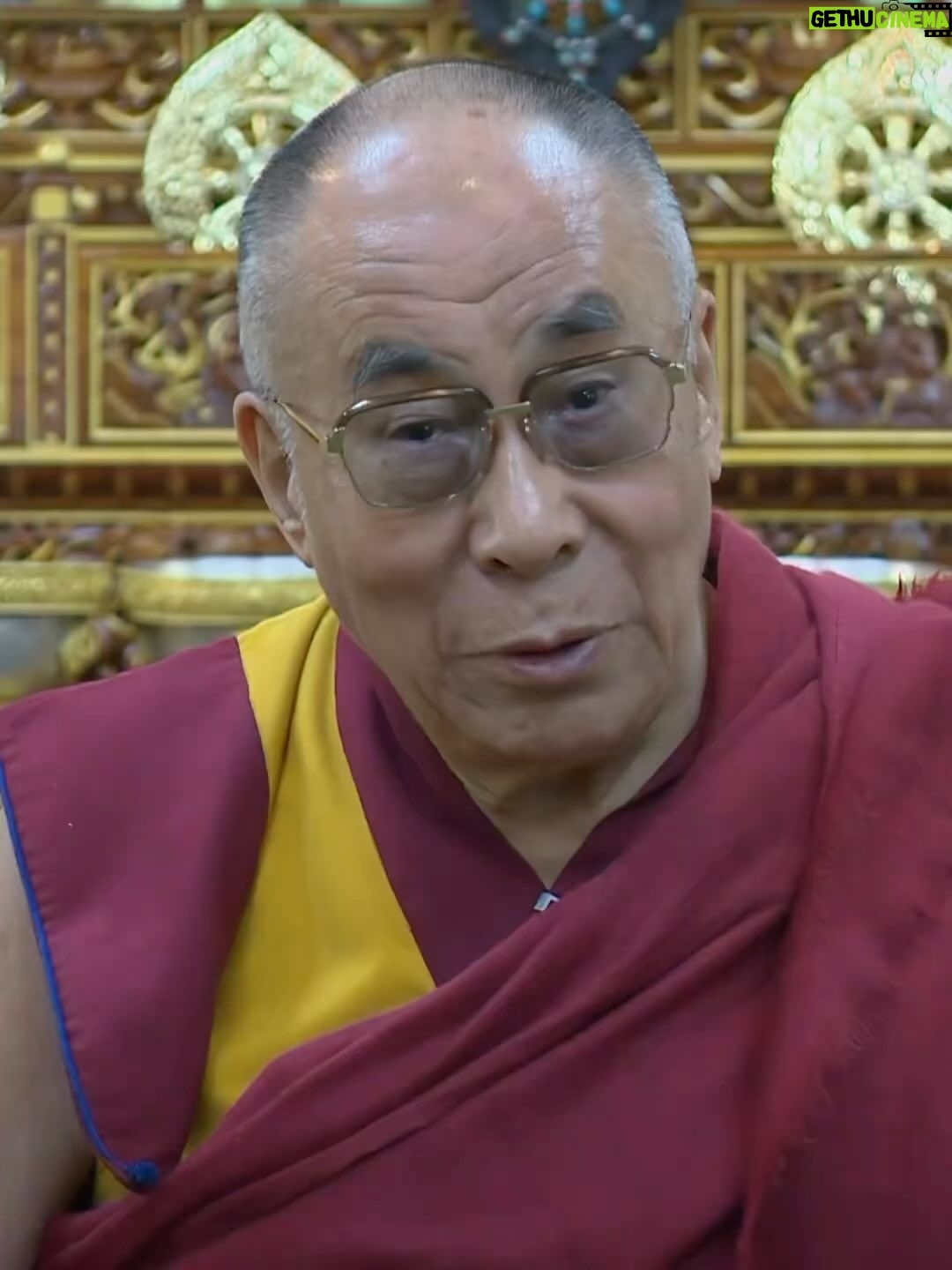 Rainn Wilson Instagram - THE BEST AND MOST IMPORTANT MESSAGE THERE IS. — HHDL speaks of his hope and dream of a happy human family through a sense of the oneness of humanity in this clip from the archive recorded at his residence in Dharamsala, HP, India on August 23, 2013. #dalailama Repost from #dalailama