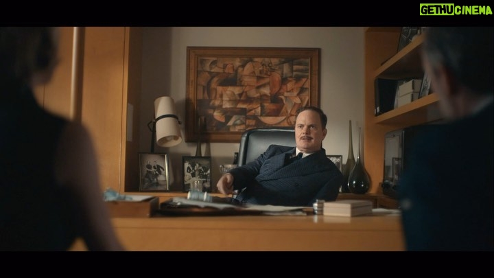 Rainn Wilson Instagram - So thrilled to be a part of the excellent #LessonsInChemistry cast on @appletv. Look at me! I’m promoting my acting! Also, there are actual recipes!