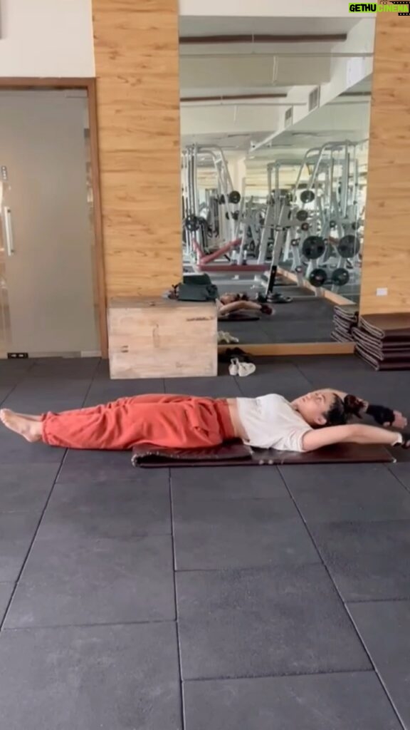 Rashmika Mandanna Instagram - My happiest time is when I am doing a core strengthening workout 🥰🥰✨💃🏻