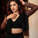 Raveena Daha Instagram - 🖤🫀 ✨ Makeup & hair - @alana_makeupstudio Nail - @nails_by_vijaya Designer - @eshush_thedesignerstudio Styling - @_designer_eshush_ Fabric - @affluent_choices Pc - @6framessphotography #raveena #raveenadaha #love #laugh #live