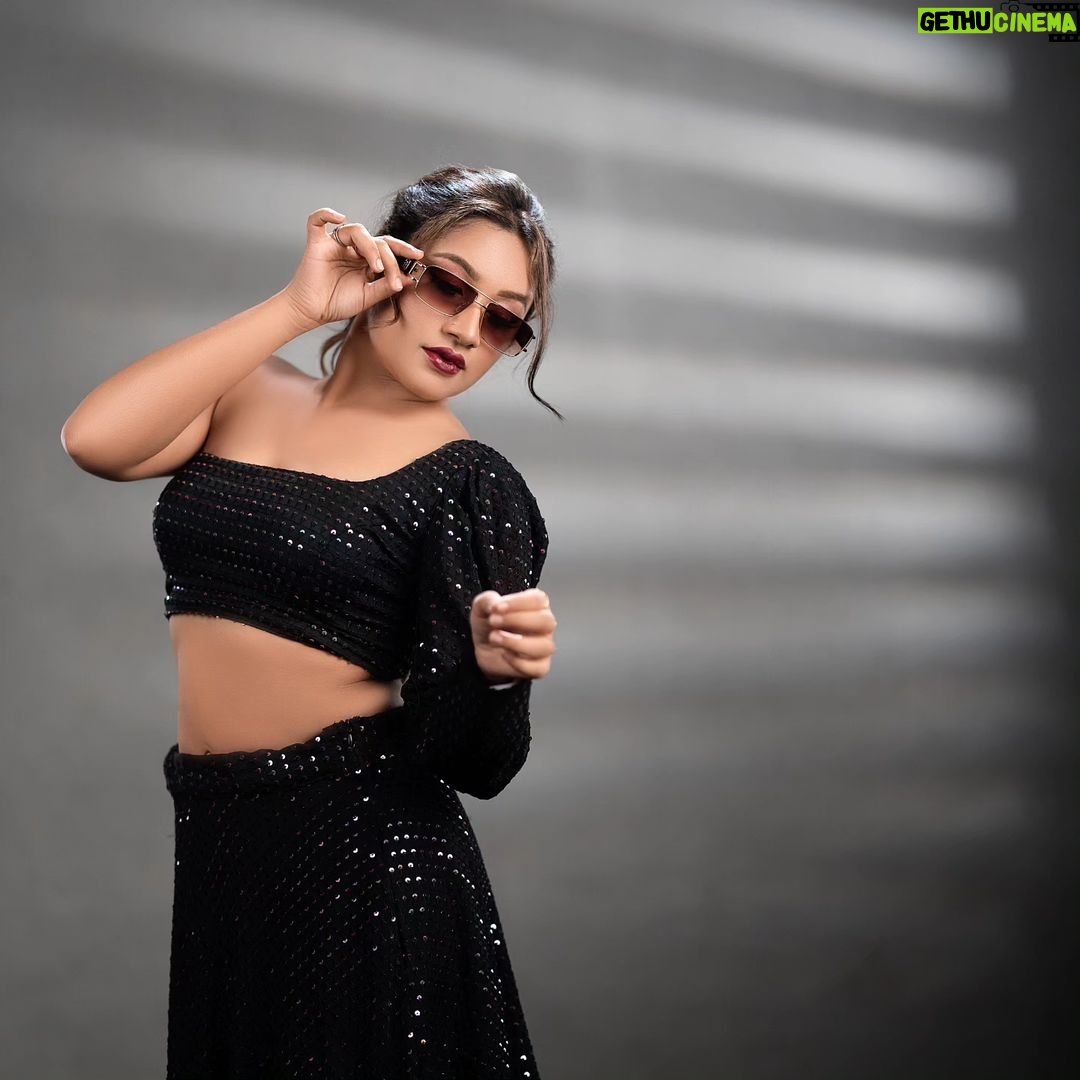 Raveena Daha Instagram - Gorgeous - @im_raveena_daha ✨ . . Designer - @eshush_thedesignerstudio Styling - @_designer_eshush_ Makeup/ hair - @alana_makeupstudio Fabric - @affluent_choices Pc - @6framessphotography Location - @arangaa.space . . . #alanamakeupartistry #alanamakeupstudio #raveena #raveenacrush🙈 #raveena_daha #vijaytvraveena #vijaytelevision #vijaytv #vijaytvshow #fashionmodel #fashion #actresses @lm_raveena_daha @im_raveena_daha_official #raveenafans @raveenadahaofficl @raveenaxfairy @raveena_daha.fanpage Anna Nagar, Tamil Nadu, India