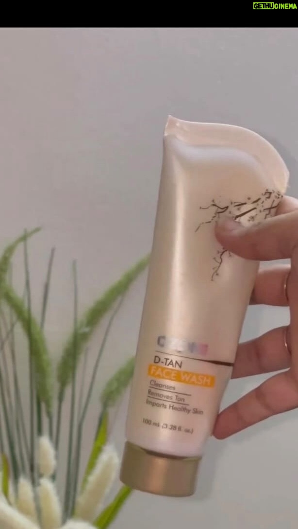 Raveena Daha Instagram - My D-tan routine is my secret weapon for healthy, glowing skin It’s time to treat your skin! skincare sale is the perfect opportunity to pamper yourself. The sale ends soon, so don’t miss out. to get an additional discount use my code RAVEENADAHA #ozoneayurvedics #ayurveda #organicskincare #naturalskincare #skincare #deephydration #moisturizing #nourishing #soothing #rejuvenating #bodylotion #dryskin #flakyskin #itchyskin #hydratedskin #softskin #suppleskin #smoothskin #glowingskin #healthyskin #Bogo #Bogosale #Sale