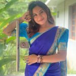 Raveena Daha Instagram - I’m your desi girl ! 🖤 Saree from @nivecollectionz 💙 #raveena #raveenadaha