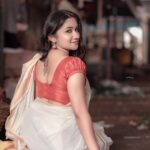 Raveena Daha Instagram - എല്ലാവർക്കും സ്നേഹം നിറഞ്ഞ ഓണാശംസകൾ 🌼🤍✨ #onam #onam23 #raveena #RD Makeup & hair - @alana_makeupstudio Pc - @sathyaphotography3 Jwellery - @gold_copy1486 Stylist: @keziah_costume_stylist Outfits : @beufashions