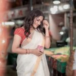 Raveena Daha Instagram - എല്ലാവർക്കും സ്നേഹം നിറഞ്ഞ ഓണാശംസകൾ 🌼🤍✨ #onam #onam23 #raveena #RD Makeup & hair - @alana_makeupstudio Pc - @sathyaphotography3 Jwellery - @gold_copy1486 Stylist: @keziah_costume_stylist Outfits : @beufashions