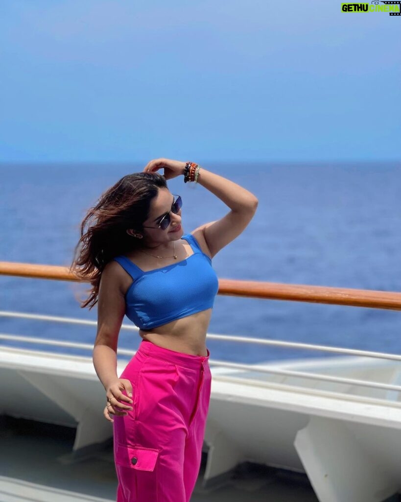 Raveena Daha Instagram - Throwback Thursday! 🌊💞 #sailingdays #cruise #ocean