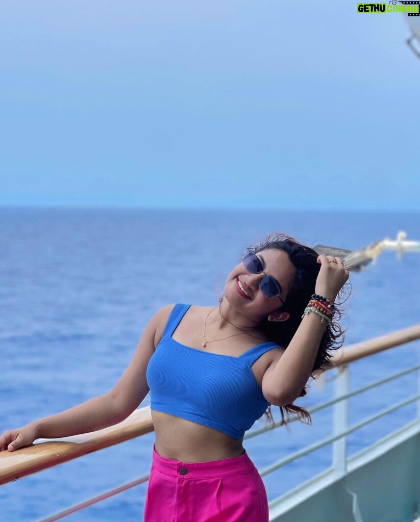 Raveena Daha Instagram - Throwback Thursday! 🌊💞 #sailingdays #cruise #ocean