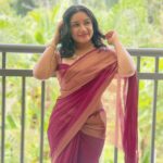 Raveena Daha Instagram - En aasai ellam un irukathilae, En ayul varai un anaipinilae🫂 Verenna vendum ulagathilae🥺 Indha inbam pothum nejinilae💯 Ezhezhuu jenjam vaazhndu viten🖤🖤🖤 Picture courtesy @yeah_me_1010 🥰 Saree from @cheap_best_collection ♥️ @cheap_best_collection follow my fav page🤩😍🥰 This beautiful saree just 399 only free delivery 💥 cash on delivery 💥 ec return 😳 use Raveena 123 code and get extra offer🥳🥳 #raveena #raveenadaha #RD