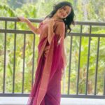 Raveena Daha Instagram - En aasai ellam un irukathilae, En ayul varai un anaipinilae🫂 Verenna vendum ulagathilae🥺 Indha inbam pothum nejinilae💯 Ezhezhuu jenjam vaazhndu viten🖤🖤🖤 Picture courtesy @yeah_me_1010 🥰 Saree from @cheap_best_collection ♥️ @cheap_best_collection follow my fav page🤩😍🥰 This beautiful saree just 399 only free delivery 💥 cash on delivery 💥 ec return 😳 use Raveena 123 code and get extra offer🥳🥳 #raveena #raveenadaha #RD