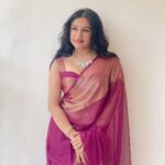Raveena Daha Instagram - En aasai ellam un irukathilae, En ayul varai un anaipinilae🫂 Verenna vendum ulagathilae🥺 Indha inbam pothum nejinilae💯 Ezhezhuu jenjam vaazhndu viten🖤🖤🖤 Picture courtesy @yeah_me_1010 🥰 Saree from @cheap_best_collection ♥️ @cheap_best_collection follow my fav page🤩😍🥰 This beautiful saree just 399 only free delivery 💥 cash on delivery 💥 ec return 😳 use Raveena 123 code and get extra offer🥳🥳 #raveena #raveenadaha #RD