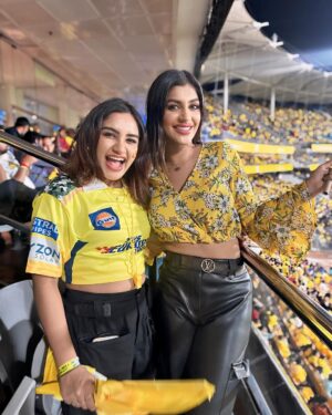 Raveena Daha Instagram - CSK 💛

All about yesterday 🧸 

@vishnuvijay_offl💜 @yashikaaannand 💙#csk #ipl #rd #raveena