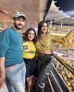 Raveena Daha Instagram - CSK 💛 All about yesterday 🧸 @vishnuvijay_offl💜 @yashikaaannand 💙#csk #ipl #rd #raveena