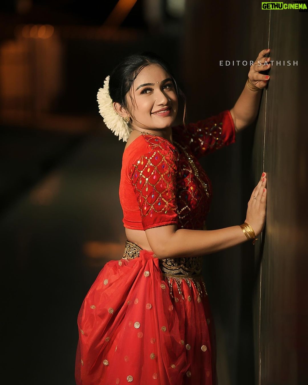 Raveena Daha Instagram - ❤️❤️❤️ Amazing pictures by: @sathishkumarstanly #jodi #raveena #raveenadaha #live #love #laugh