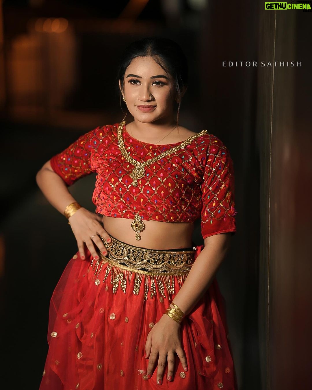 Raveena Daha Instagram - ❤️❤️❤️ Amazing pictures by: @sathishkumarstanly #jodi #raveena #raveenadaha #live #love #laugh