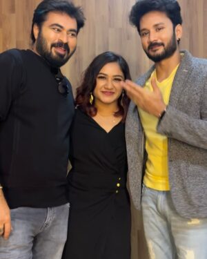 Raveena Daha Instagram - Favourite people 🫠🖤 
#vishnunaa😍 #dineshnaa❤️ 

@vishnuvijay_offl @dineshgopalsamy