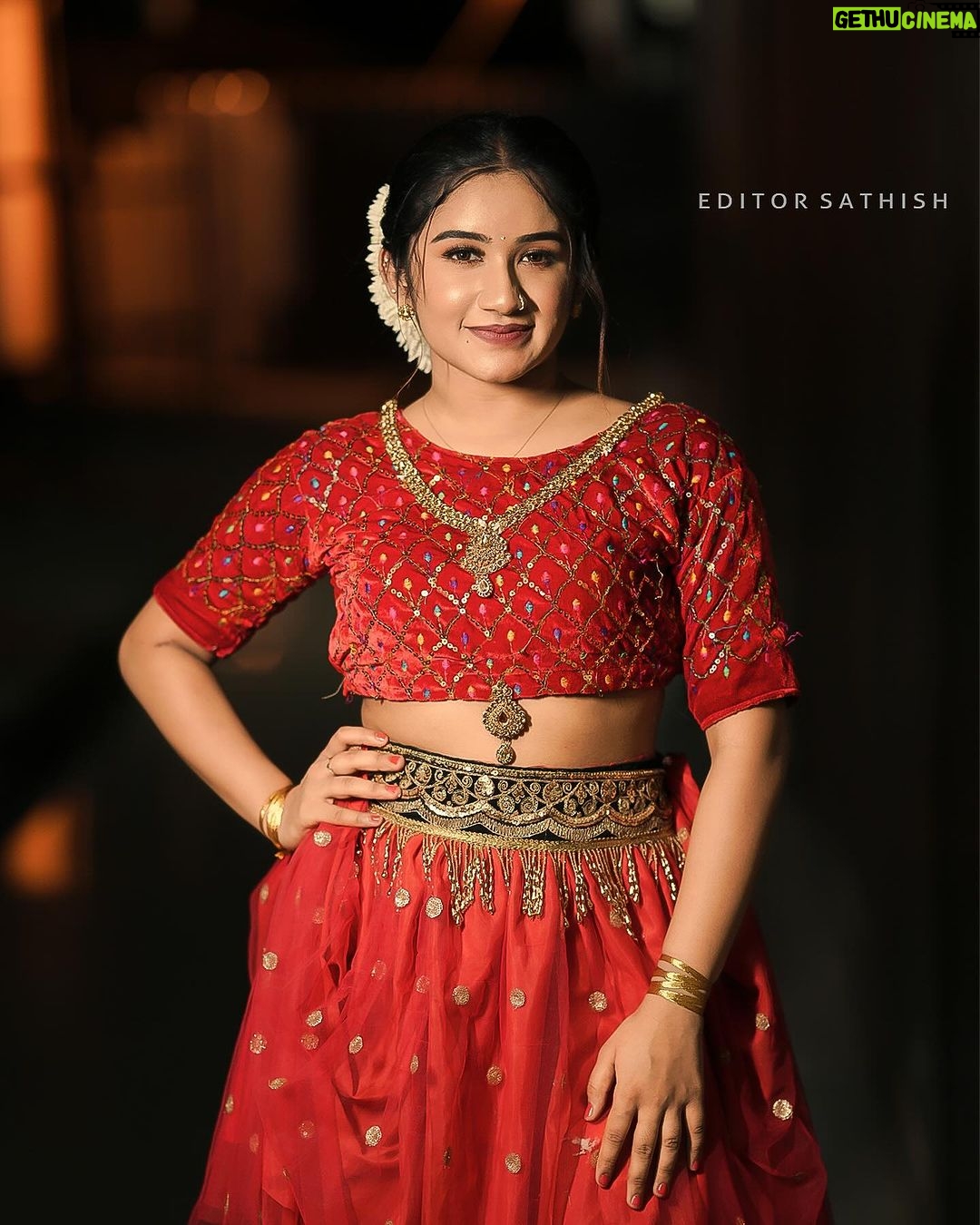 Raveena Daha Instagram - ❤️❤️❤️ Amazing pictures by: @sathishkumarstanly #jodi #raveena #raveenadaha #live #love #laugh