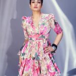 Raveena Tandon Instagram - Hot summer days ! Feelin like gulaab Gulaab bo… ♥️😁