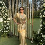 Raveena Tandon Instagram - Gone full Gangsta mode ! Wedding season! ♥️😁 @dragonfly0011 recognise the gift ♥️😍 Earrings- @hazoorilallegacy ♥️