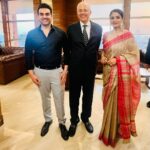 Raveena Tandon Instagram - As I walked into the halls of Delhi High Court for the special screening of our film, Patna Shuklla, hosted by the Delhi High Court Bar Association, my heart was filled with gratitude. Meeting the respected judges and lawyers who work tirelessly in our judicial system was truly an honor beyond words. It made me so proud to play a character inspired by the amazing lawyers our country has. Standing on the same Dais as Acting Chief Justice Mr. Manmohan, promoting, screening Patna Shukla alongside him and various others esteemed members of the Delhi High Court Bar Association tops the list. As a mother, the realization that my child’s rights can be taken away in an instant is deeply troubling. But knowing that distinguished lawyers are on the path to fight for justic and make a difference gives me hope. Every day, lawyers work tirelessly to bring about positive change. I am deeply grateful to the Delhi High Court Bar Association for providing such a remarkable opportunity for a film like this, one that needs to be seen by everyone for the message it tells. Watch Patna Shukla on Disney+ Hotstar streaming 29th March onwards.
