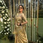 Raveena Tandon Instagram - Gone full Gangsta mode ! Wedding season! ♥️😁 @dragonfly0011 recognise the gift ♥️😍 Earrings- @hazoorilallegacy ♥️