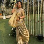 Raveena Tandon Instagram - Gone full Gangsta mode ! Wedding season! ♥️😁 @dragonfly0011 recognise the gift ♥️😍 Earrings- @hazoorilallegacy ♥️