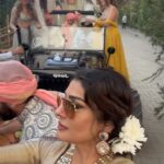Raveena Tandon Instagram - Gone full Gangsta mode ! Wedding season! ♥️😁 @dragonfly0011 recognise the gift ♥️😍 Earrings- @hazoorilallegacy ♥️