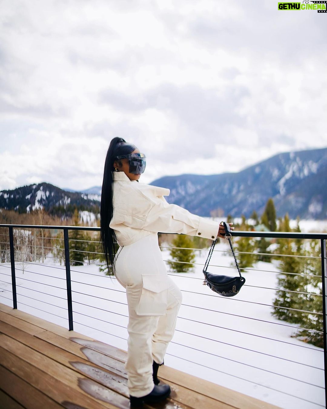 Reginae Carter Instagram - Get In Loser , We’re Goin Skiing ⛷️ Outfit @jane.ripper ♥️ Aspen, Colorado