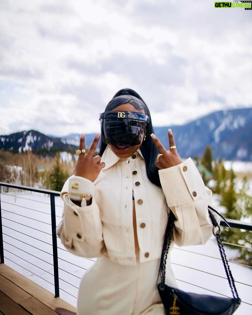 Reginae Carter Instagram - Get In Loser , We’re Goin Skiing ⛷ Outfit @jane.ripper ♥ Aspen, Colorado