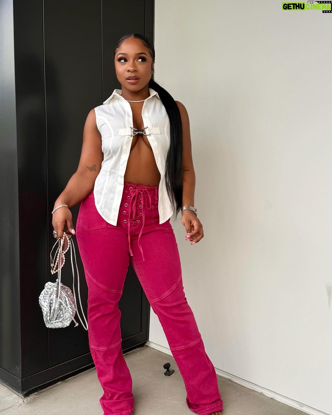 Reginae Carter Instagram - Date night💋 what’s 🫖 @Fashionnova