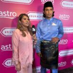 Remy Ishak Instagram – Semalam ke program Astro Raya Screening. banyak juga program2 menarik dari Astro bakal ditayangkan sepanjang bulan syawal nanti oi! semalam juga dapat  jumpa ramai kawan2 lama dalam industri, kira mcm kenduri Astro la semalam. Meriah semacam, Seronok sangat bersembang mcm tak nak balik 😂tak sempat nak capture semua moments, ini je yg yang mampu. Terima kasih Astro #bukalahhati #astrorayascreening 

Baju Melayu by @adnaa.hq
