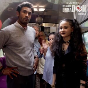 Remy Ishak Instagram - Camni lah abang dengan @leyshasenyum punya excited untuk episod baru #KeluargaBahadonS3. 
Dah keluar dah kat @viumalaysia tau! korang dah tengok ke belum?

#KeluargaBahadonS3 #ViuOriginal @viumalaysia