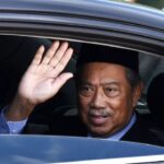 Remy Ishak Instagram – Assalamualaikum Tan Sri @muhyiddinyassin_official 
Terima kasih atas segala bakti yang telah dicurahkan buat seluruh rakyat dan negara Malaysia tercinta. 

Jasa baik dan usaha Tan Sri sebagai Perdana Menteri Malaysia ke-8 yang berjuang untuk rakyat saat pandemic covid-19 melanda negara akan dikenang hingga akhir hayat.

Saya mendoakan kesejahteraan dan rahmat buat Tan Sri serta seluruh ahli keluarga. Semoga Tan Sri diberikan kesihatan yang lebih baik dan dirahmati ALLAH SWT
Amin Amin Ya Rabb al amin 🤲🏼