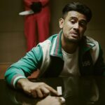 Remy Ishak Instagram – Korang dah tengok Squid Game ke belum? Cuba bayangkan kalau Squid Game nih diorang buat dekat Malaysia, kita panggil SOTONG GAME. HAHAHAHA! 😄
Kalau Game nih kat Malaysia agak- agak permainan tradisional apa yang akan mungkin ada dalam game ni ye? Abang, kalau main ceper nih, kompem menang 😆
Cuba korang kasik idea 

Tak lama lagi senanglah yang dah ada Ultra Box nak tengok rancangan-rancangan hebat Netflix, sebab @netflixmy akan datang ke Astro!! So, ape lagi? Korang #DahUltraKeBelum ?

WhatsApp je “Get Ultra” ke  03 9543 3838
Atau layari astro.com.my/ultra
#SoonYouCan #NetflixMY ##NetflixOnAstro on @astromalaysia #DahUltraKeBelum
#UltraBox #SquidGame #SotongGame #RedLightGreenLighht