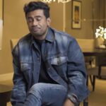 Remy Ishak Instagram – Guys! Abang tau korang tertanya-tanya apa bestnya Ultra Box daripada Astro ni. Jom dengar jap apa Abang nak jawab berkenaan soalan-soalan ultra korang ni.

Kalau ada lagi soalan yang korang nak tanya, boleh jek letak kat komen bawah ni.
 
#DahUltraKeBelum #AstroPlugAndPlay #PlugAndPlayIt