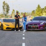 Remy Ishak Instagram - Sepetang bersama pengasas produk @karismacosmetic.hq Puan Tinie Sulaiman a.k.a Kak Bie. Sangat humble orangnya. Pengalaman jatuh bangun selama 6 tahun dalam bidang perniagaan membuatkan saya tabik spring pada beliau. Sekarang dah memiliki 10 biji koleksi kereta idaman, 1 dia dah bagi pada saya 😊 Betul kan kak Bie? hahaha! . Mereka yang telah berjaya pada hari ini pernah melalui kehidupan yang payah. Bukan senang nak senang. #rodapanas