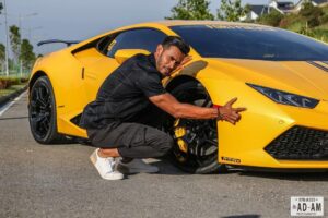 Remy Ishak Instagram - orang kata.., kalau cukup 40 orang amin kan apa yg kita hajat, In shaa Allah akan makbul. Nak pakai kereta ni la satu hari nanti. amin kan saje..😁 #rodapanas 

wardrobe by : @hla_global