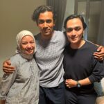 Remy Ishak Instagram – 3 tahun Remy bekerjasama dgn Afdal & Melor dalam Rocketfuel & Astro Shaw memang remy happy. Remy selesa dgn cara Afdal & Melor, very professional & kita dah macam family.

Terima kasih banyak2  sebab bagi peluang pada Remy, bantu Remy, jaga Remy & layan kerenah Remy dari Remy single sampai lah dah kahwin & dapat Tuah. haha! Macam2 kita lalui bersama and now both of you are leaving me 🥲

Kalau ada kata2 & perbuatan Remy buat Afdal & Melor kecil hati, marah or rajuk, Remy minta maaf ye. 

Remy akan selalu mendoakan Afdal & Melor sukses dalam perjalanan yang baru nanti. Moga Allah terus menyatukan hubungan kita, dan melimpahkan rahmat-Nya buat Afdal & Melor. Amin ya rabb! 🤲🏼

Take care & keep in touch!