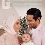 Remy Ishak Instagram – Menutup 2023, melewati usia 40 tahun, lebih sedekad bergelumang dengan sepak terajang dunia seni, REMY ISHAK kini menemukan kehidupan yang diingini.

Seorang wanita sebagai isteri dan mahligai perkahwinan dilengkapi cahaya mata lelaki.

Remy Ishak berbagi kisah dengan G The Untold Story tentang sang penyambung generasi, Tuah Alam yang disifatkan sebagai the lucky charm.

Layari www.gempak.com.

Wajah Hadapan: @remyishak @ezzarl @tuah.alam 
Teks: Maliah Surip
Foto: @ttfga 
Reka Letak: @sutramaya 
Konsep: @thisisyeoy

Penata Gaya: @abushaefhamza @naqiuddinnaser #styledbybu
Jumper Tuah: @juniorlookbookcom 

Solekan Remy: @ayuwahyu79
Solekan Ezza: @najeebazami

Head of Content Studio: @syazwanzakariah 
Head of Gempak: @jiha.dalhar 

#GTheUntoldStory #Gempak #AstroGempak #RemyIshak #OhBabyRemy #RemyEzza