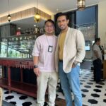 Remy Ishak Instagram – Inallillahirwainailayhirhojiun.. 
Takziah buat Shefa & family atas pemergian Captain Shahrul Kamal dalam nahas pesawat yg berlaku di Elmina semalam.

Baru dua hari lepas jumpa Kak Iza,  arwah & his wife Shefa at Mozers Shah Alam.
Hari ni buka whatsapp dapat this sad news. I’m so sorry to hear this  Shefa, Moga Allah tempatkan Shahrul bersama orang2 yg beriman.  Amin ya rabb!