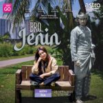 Remy Ishak Instagram – Kisah Jenin yang jatuh dari pokok tapi telah masuk ke zaman moden (kini). Beliau telah berjumpa dengan seorang animator bernama Emily. Wujud perbezaan zaman dan pendapat maka terjadilah kisah-kisah lucu dan akhirnya, Jenin terpaksa pulang ke tempat asalnya. Bagaimana Jenin mencari jalan pulang ke tempat asalnya? 

🎬 BRO JENIN
🗓 27 APRIL 2023
📺 10 PAGI DI ASTRO RIA ATAU STRIM DI ASTRO GO / ULTRA BOX! 

Lakonan:
@remyishak @daiyantrisha @armadaammar @millehchristian @alongeyzendy @pabloamirul dan ramai lagi…

Arahan:
@dharmaaizat

Production
@heritage_movies

Untuk banyak lagi video, tonton di Instagram @bambam_studios & TikTok @bambamstudiosmy

#BroJenin #TelemovieRia #BukalahHati⁠ #DramaBergandaGanda