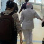Remy Ishak Instagram – Assalamualaikum dan selamat sejahtera buat semua. 

Ibu saya Basrah binti Md Dris kini sedang bertarung nyawa di CICU Hospital Serdang untuk pembedahan jantung. Setelah 10-12 jam di dalam bilik pembedahan, operasi diberhentikan buat seketika dan akan bersambung semula selepas 48jam. 

Sebagai seorang Muslim, saya percaya pada Qada & Qadar, Saya percaya pada hari akhirat, saya percaya  Syurga & neraka Allah.

Namun apa yg saya & adik beradik lakukan sekarang adalah ikhtiar. Masih banyak  kebaikan & kebahagaiaan yang belum kami lakukan untuk ibu kami. 

Mohon jasa baik dari kalian semua mendoakan untuk saya dan adik beradik supaya kami boleh bersama2 semula dgn ibu kami 🙏🏻🙏🏻🙏🏻😔